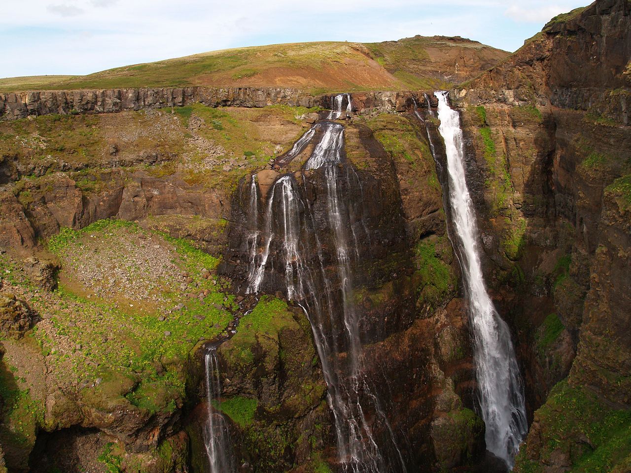 Deep green canyon around Glymur